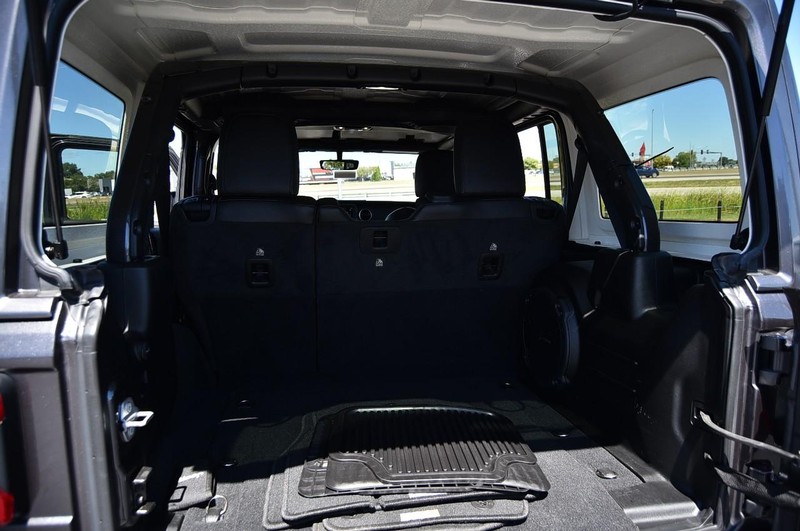 Jeep Wrangler Vehicle Image 25