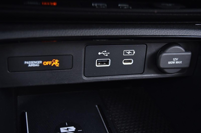 Honda CR-V Vehicle Image 16