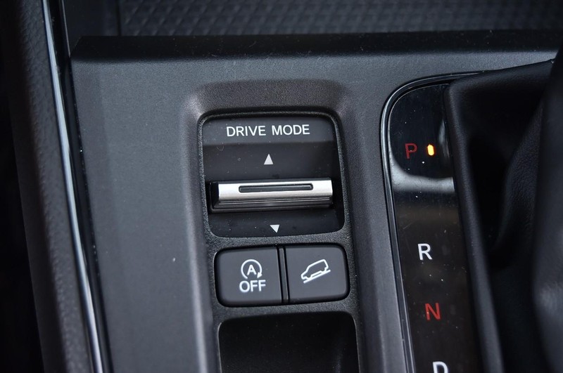 Honda CR-V Vehicle Image 18