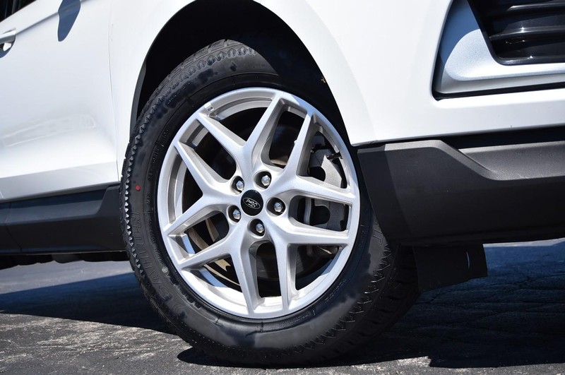 Ford Edge Vehicle Image 03