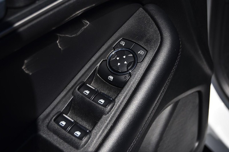Ford Edge Vehicle Image 08