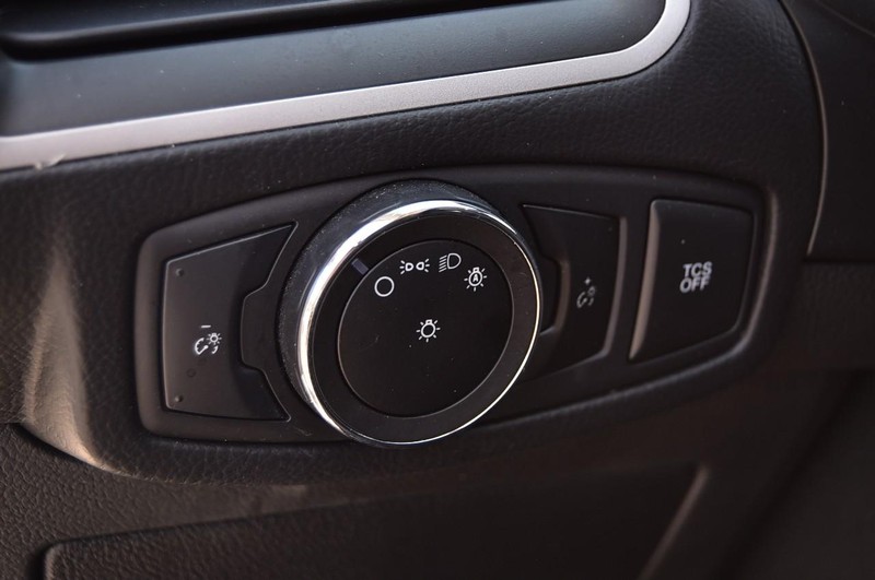 Ford Edge Vehicle Image 10