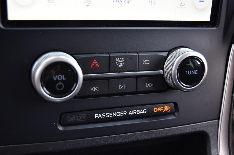 Ford Edge Vehicle Image 15