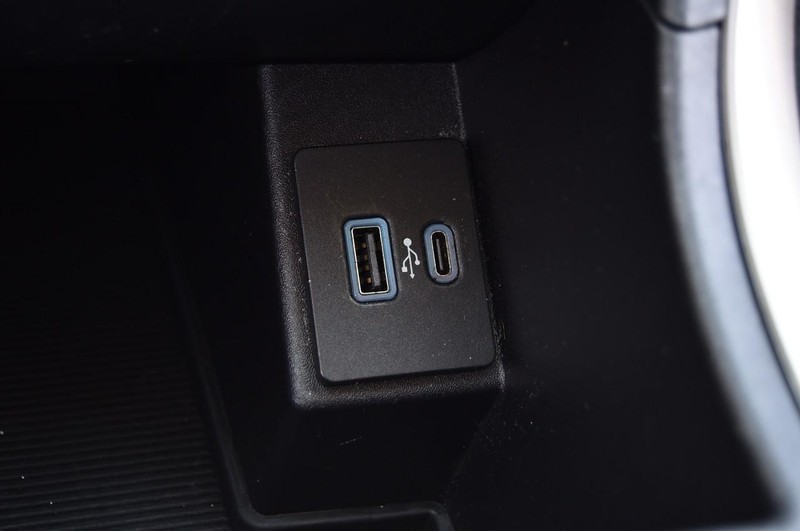 Ford Edge Vehicle Image 16