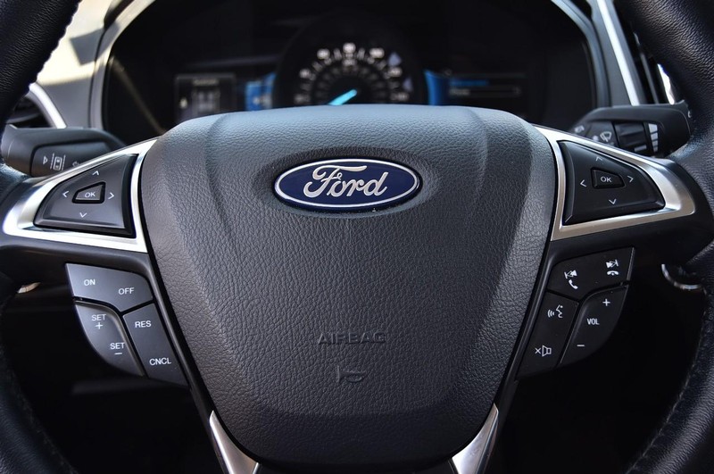 Ford Edge Vehicle Image 18