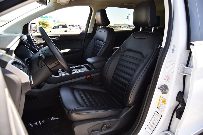 Ford Edge Vehicle Image 19