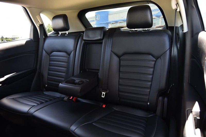 Ford Edge Vehicle Image 21