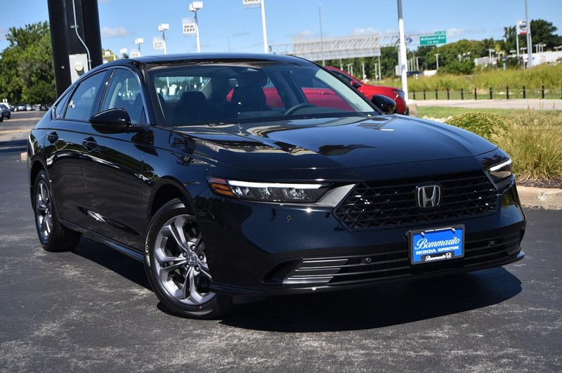 Honda Accord Hybrid Vehicle Image 02