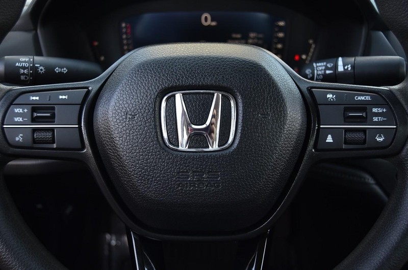 Honda Accord Sedan Vehicle Image 17