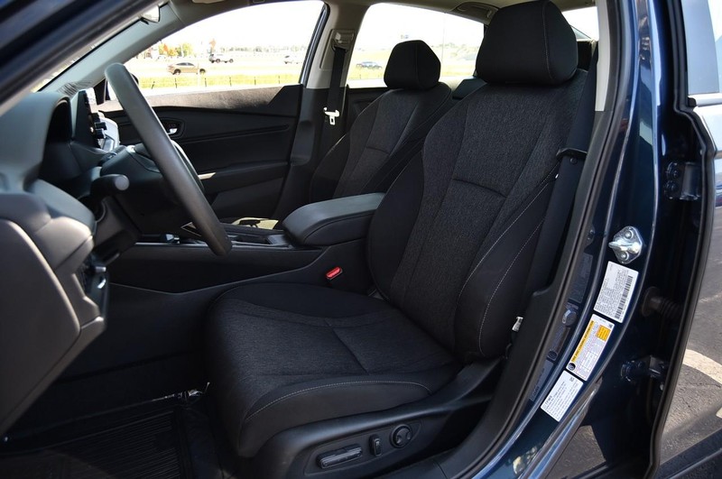 Honda Accord Sedan Vehicle Image 18