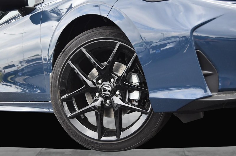 Honda Civic Sedan Hybrid Vehicle Image 03