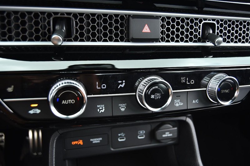 Honda Civic Sedan Hybrid Vehicle Image 17
