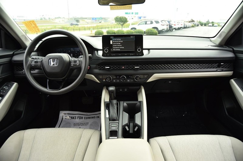 Honda Accord Sedan Vehicle Image 07