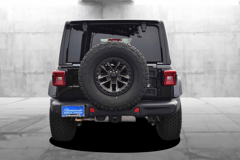 Jeep Wrangler Vehicle Image 06