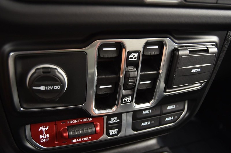 Jeep Wrangler Vehicle Image 17