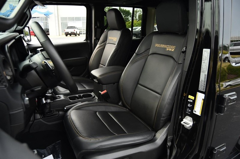 Jeep Wrangler Vehicle Image 23