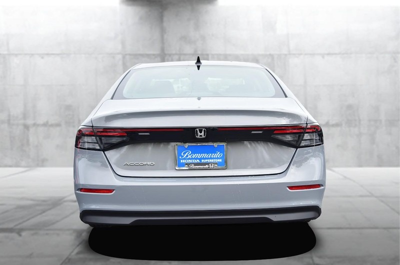 Honda Accord Sedan Vehicle Image 06