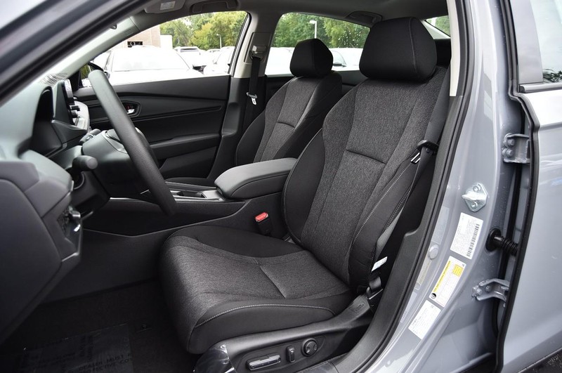 Honda Accord Sedan Vehicle Image 20