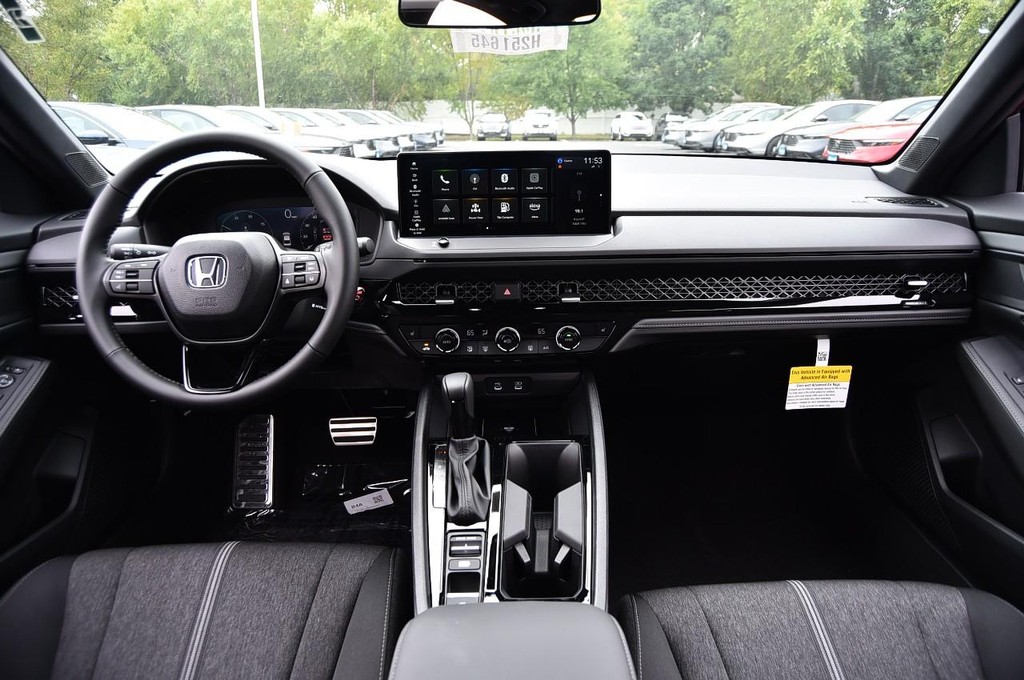 Honda Accord Hybrid Vehicle Image 07