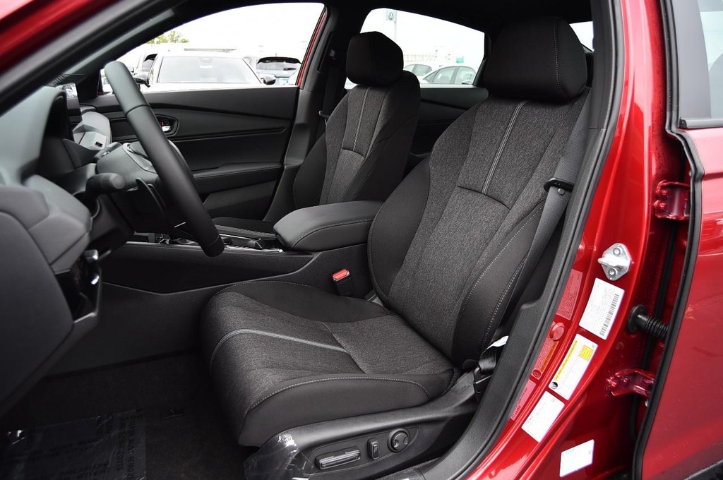 Honda Accord Hybrid Vehicle Image 21