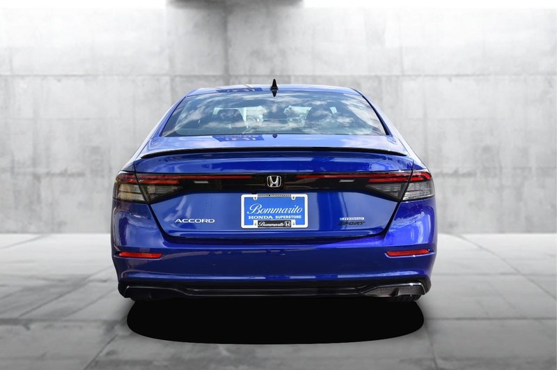 Honda Accord Hybrid Vehicle Image 06
