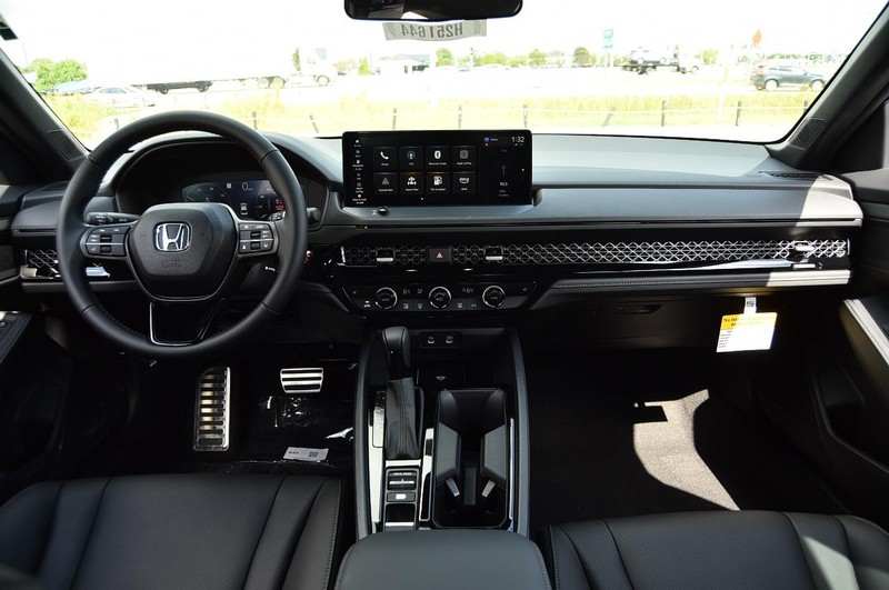 Honda Accord Hybrid Vehicle Image 07