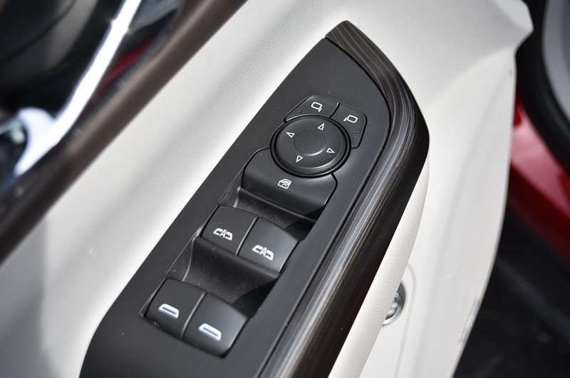 GMC Acadia Vehicle Image 08