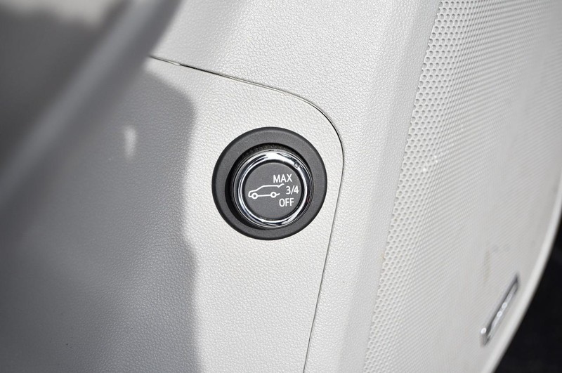 GMC Acadia Vehicle Image 09