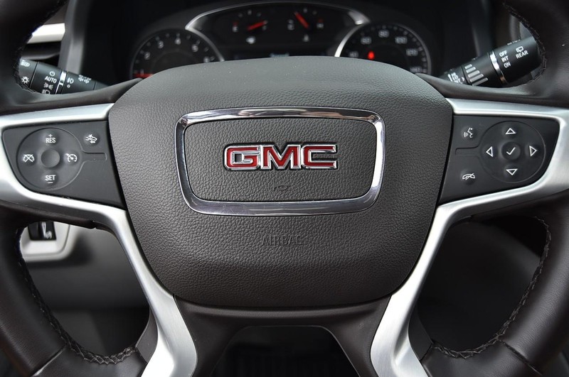 GMC Acadia Vehicle Image 21