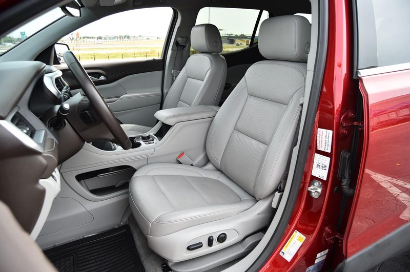 GMC Acadia Vehicle Image 22
