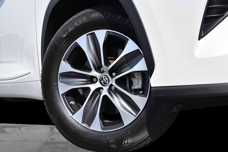 Toyota Highlander Vehicle Image 03