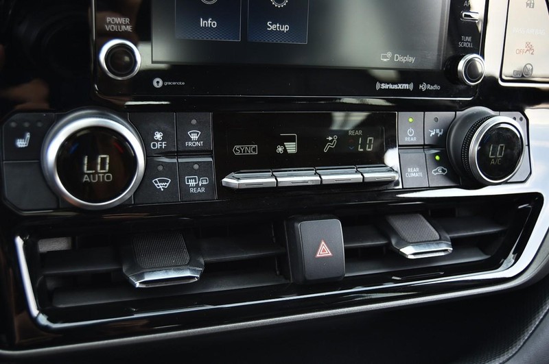 Toyota Highlander Vehicle Image 15