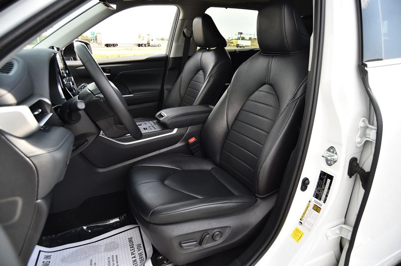 Toyota Highlander Vehicle Image 21