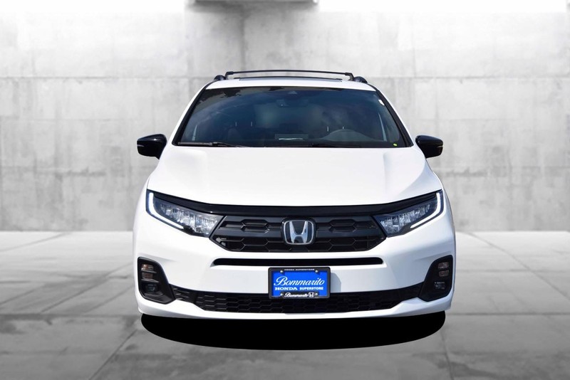 Honda Odyssey Vehicle Full-screen Gallery Image 4