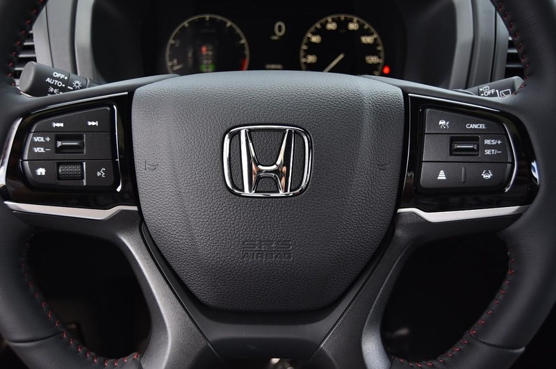 Honda Odyssey Vehicle Full-screen Gallery Image 22