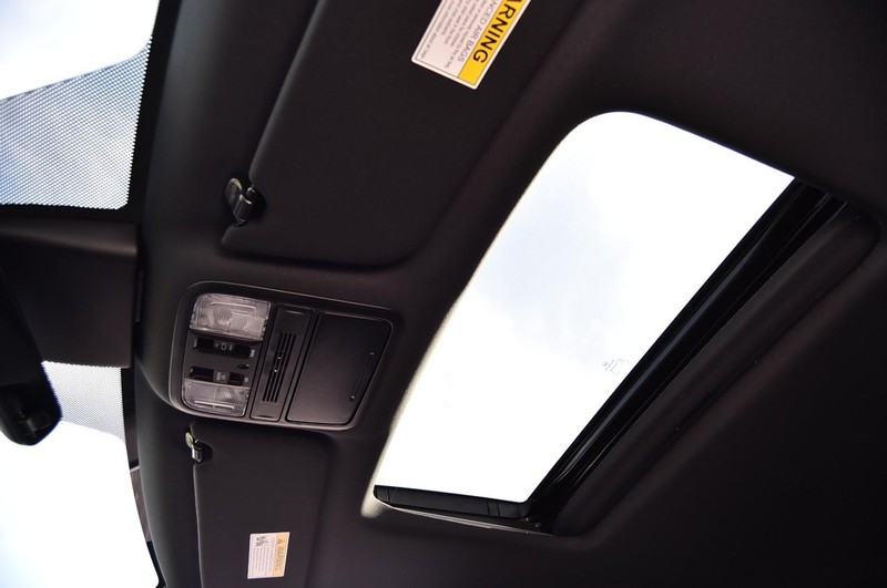 Honda Odyssey Vehicle Full-screen Gallery Image 25