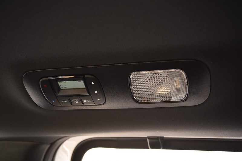 Honda Odyssey Vehicle Full-screen Gallery Image 27