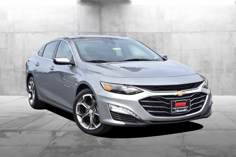 Chevrolet Malibu Vehicle Full-screen Gallery Image 2
