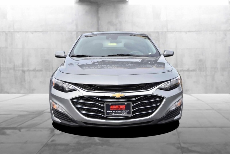 Chevrolet Malibu Vehicle Full-screen Gallery Image 4