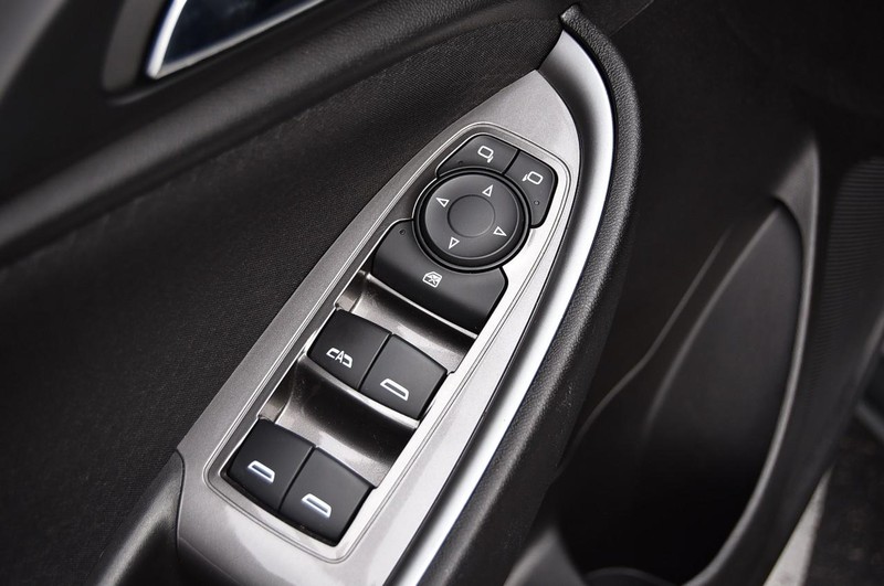 Chevrolet Malibu Vehicle Full-screen Gallery Image 8