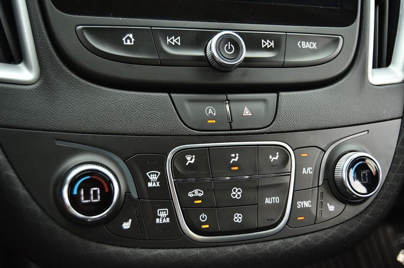 Chevrolet Malibu Vehicle Full-screen Gallery Image 13