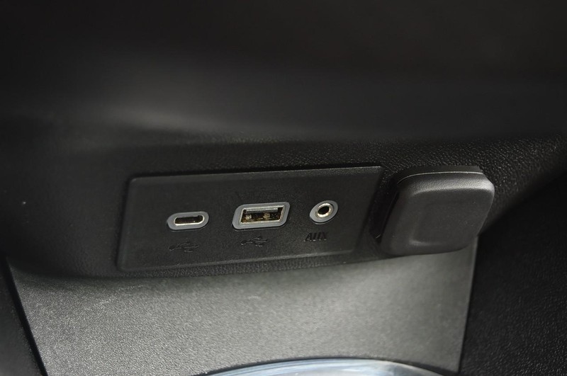 Chevrolet Malibu Vehicle Full-screen Gallery Image 14