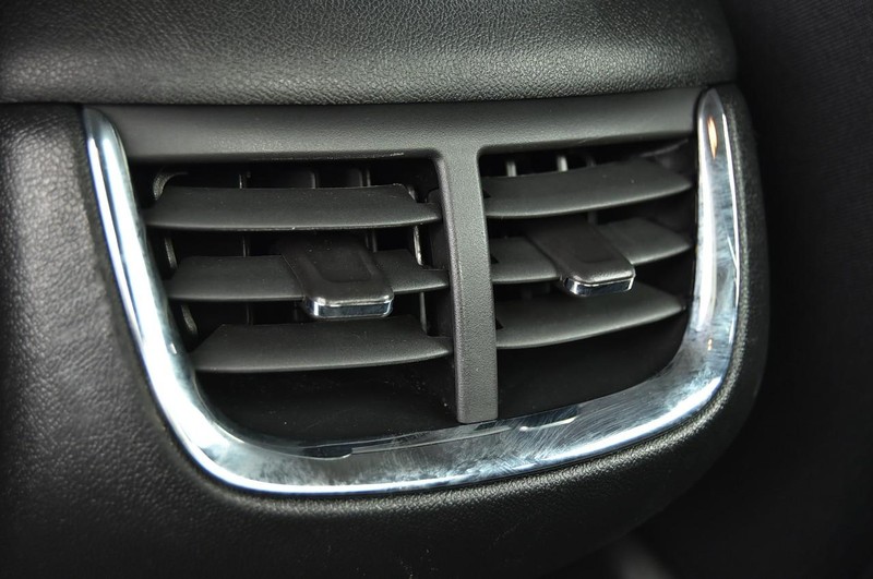 Chevrolet Malibu Vehicle Full-screen Gallery Image 21