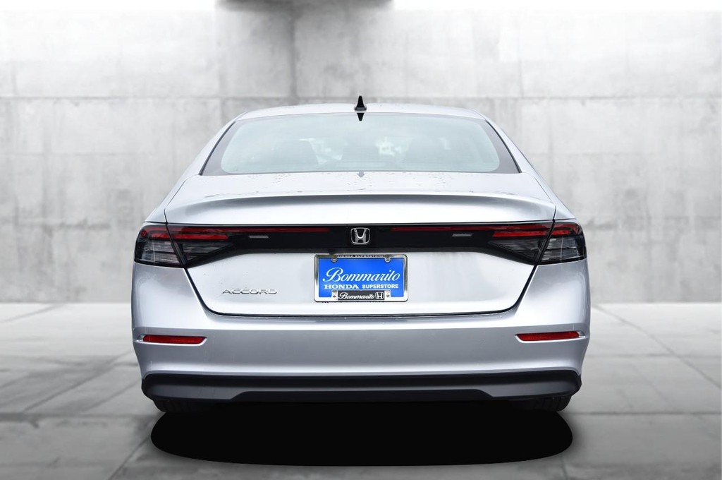 Honda Accord Sedan Vehicle Image 06