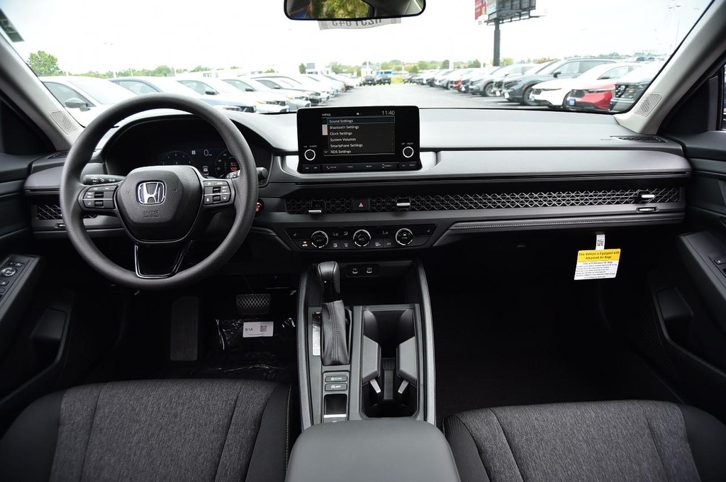 Honda Accord Sedan Vehicle Image 07