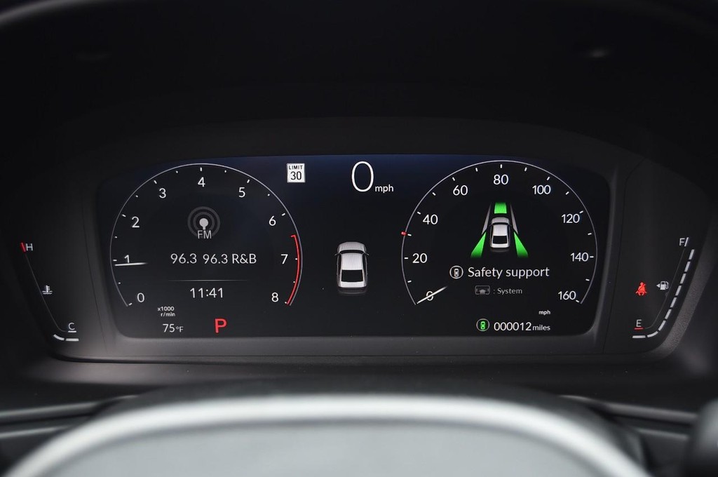 Honda Accord Sedan Vehicle Image 10