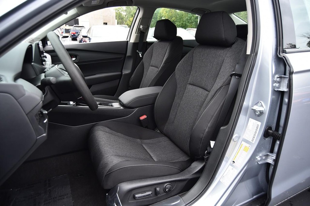 Honda Accord Sedan Vehicle Image 20