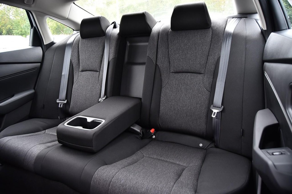 Honda Accord Sedan Vehicle Image 23