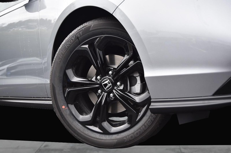 Honda Accord Sedan Vehicle Image 03