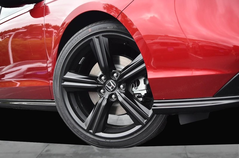 Honda Accord Hybrid Vehicle Image 03